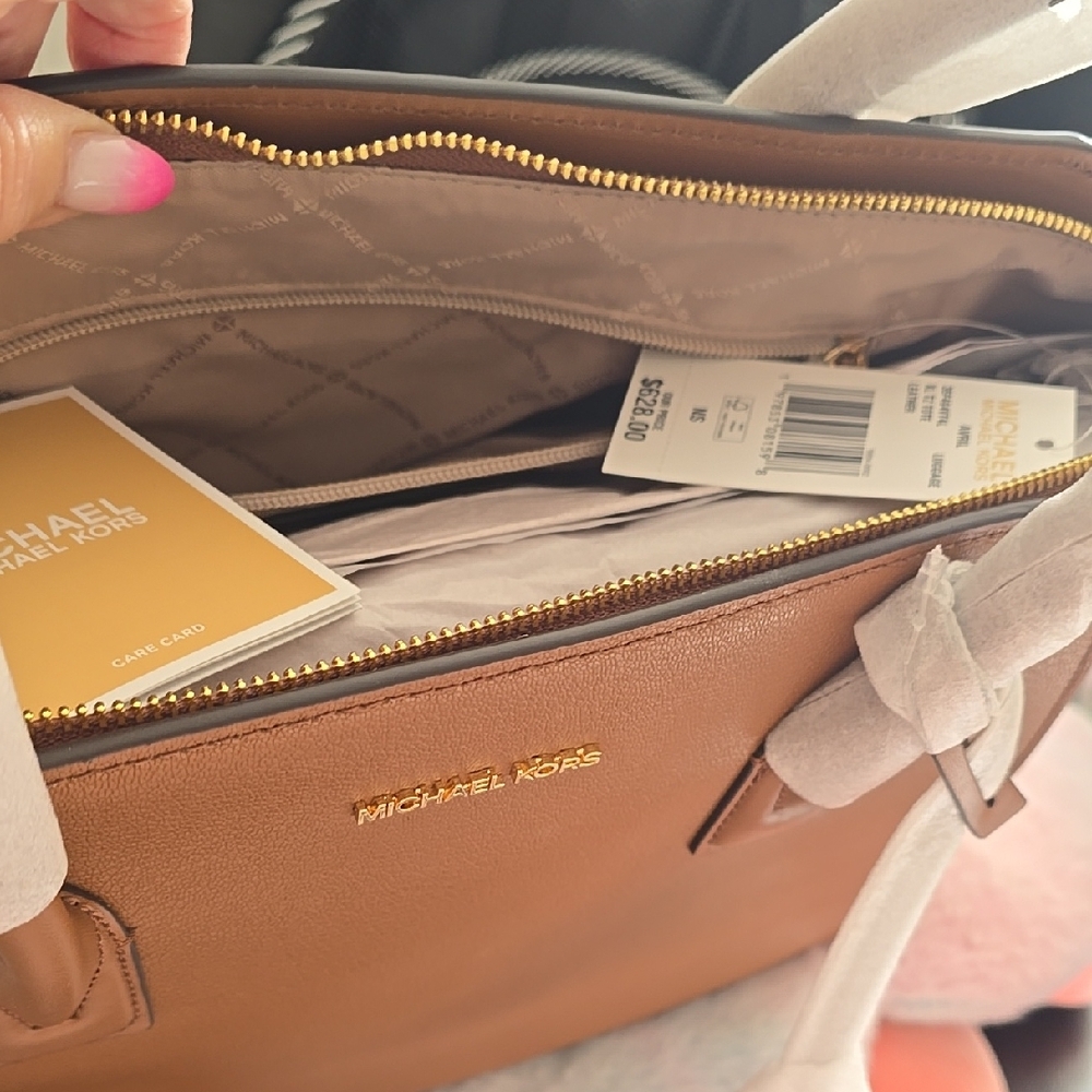 Michael Kors Brown Avril Women's Bag..Leather/Suede - Picture 5 of 6
